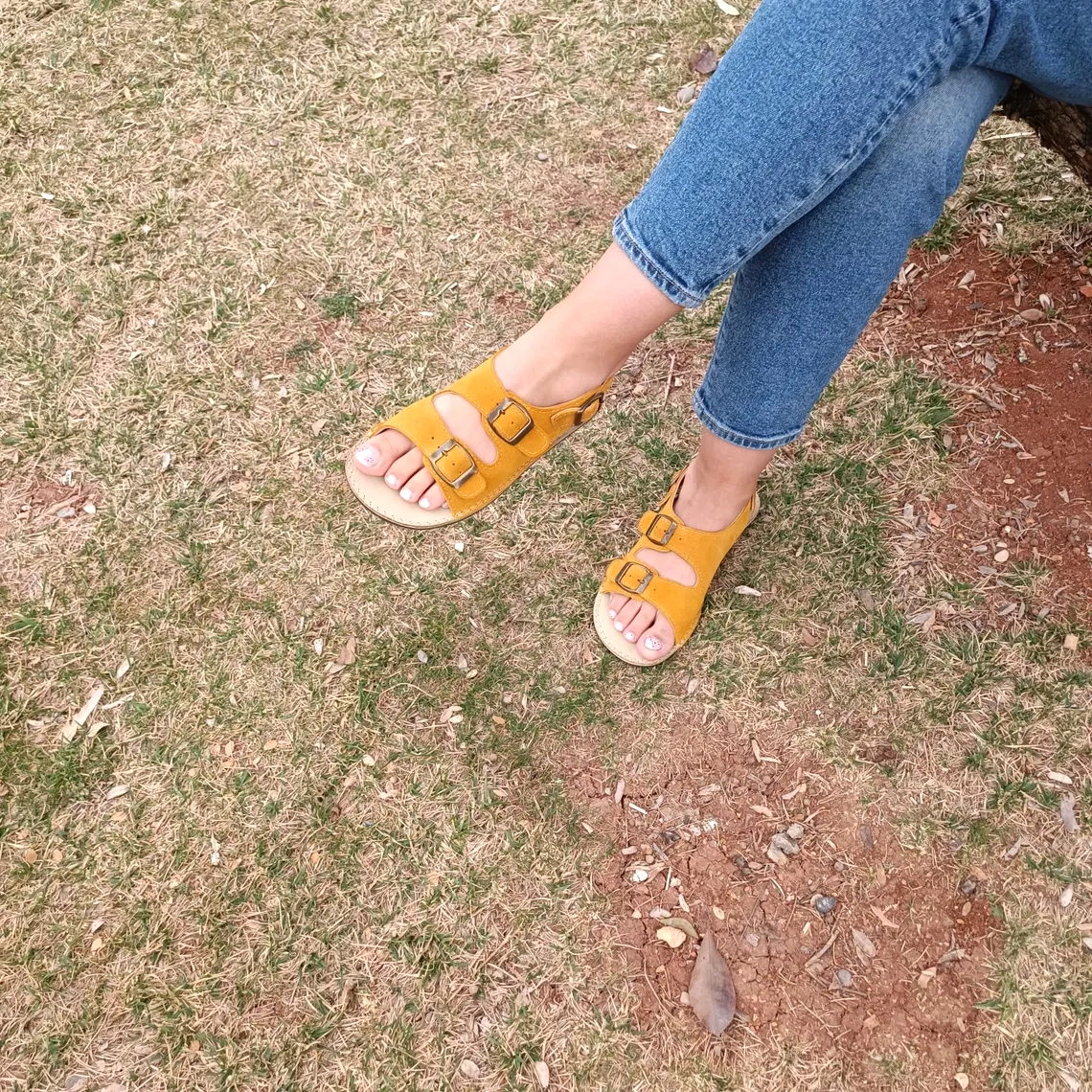 76523742_24u27wfw42242_2